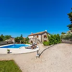 Vila Katarina Rasopasno