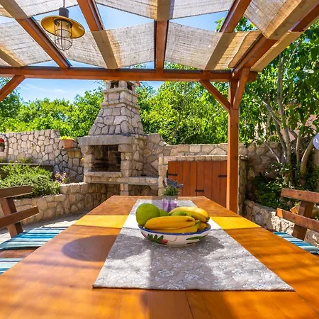 Katarina Villa Rasopasno