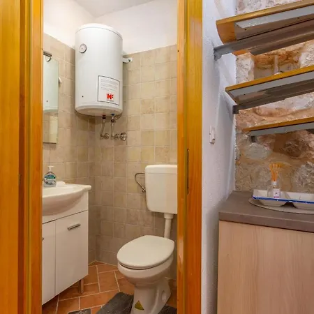 Katarina Villa Rasopasno